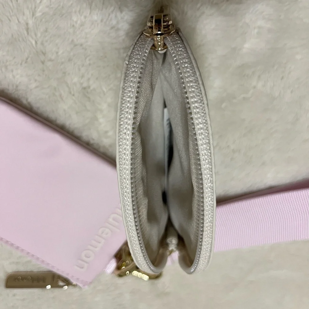 NWOT lululemon athletica White Opal Meadowsweet Pink Dual Pouch Wristlets - Picture 6 of 6